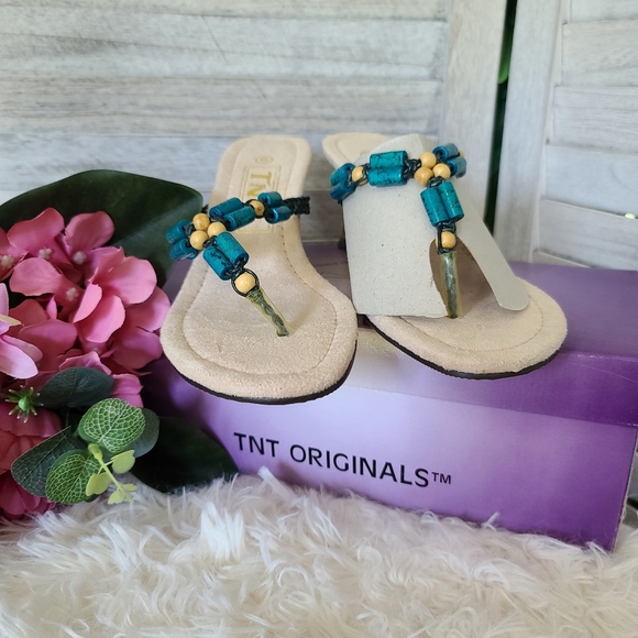NIB TNT Wedge Turquoise Beaded Sandals - Picture 5 of 6